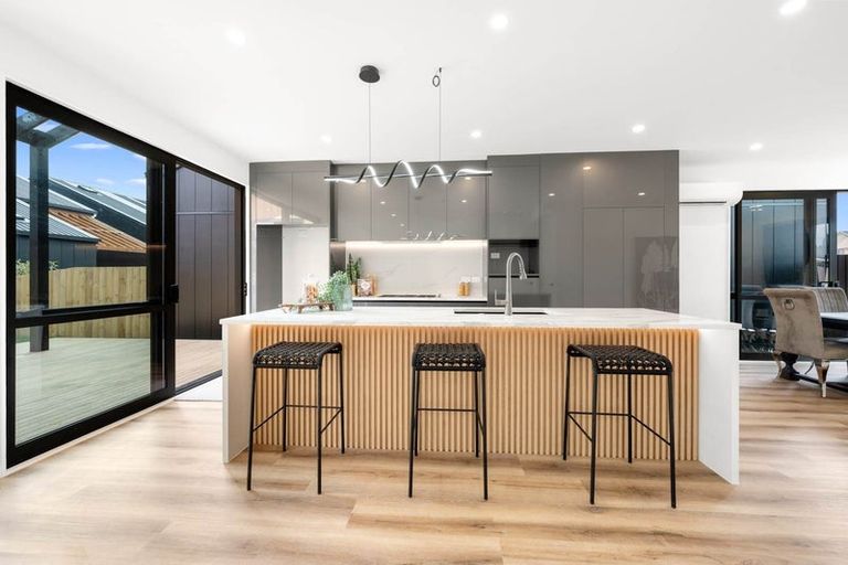 Photo of property in 10 Dorset Down Drive, Karaka, 2580