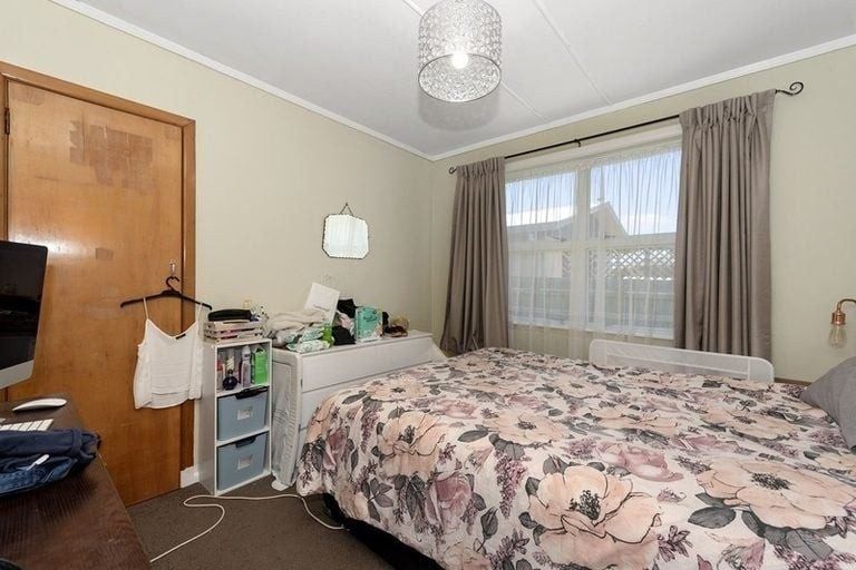 Photo of property in 8 Cricket Place, Melville, Hamilton, 3206