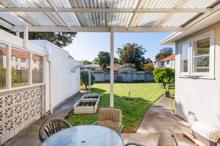 Photo of property in 6 Freyberg Street, Roslyn, Palmerston North, 4414
