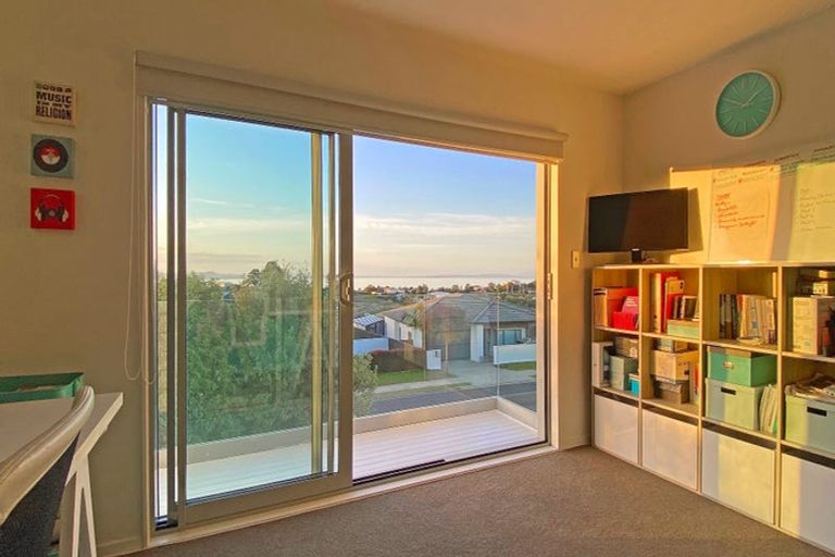 Photo of property in 9 Ruth Craig Place, Stanmore Bay, Whangaparaoa, 0932