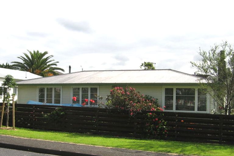 Photo of property in 46 Kervil Avenue, Te Atatu Peninsula, Auckland, 0610