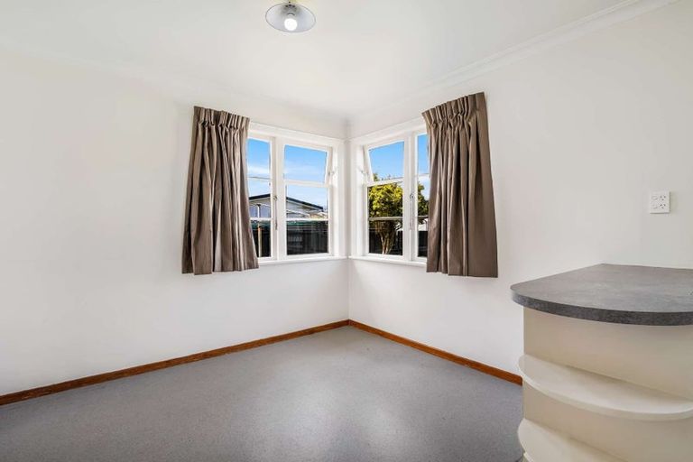Photo of property in 15 Mako Mako Road, Levin, 5510
