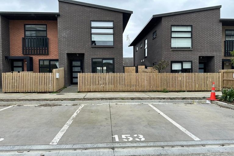 Photo of property in 54 Rauemi Way, Te Atatu South, Auckland, 0610