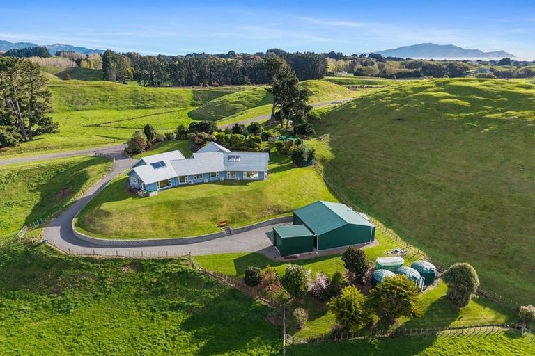 Photo of property in 51 Paul Faith Lane, Te Horo, Otaki, 5581