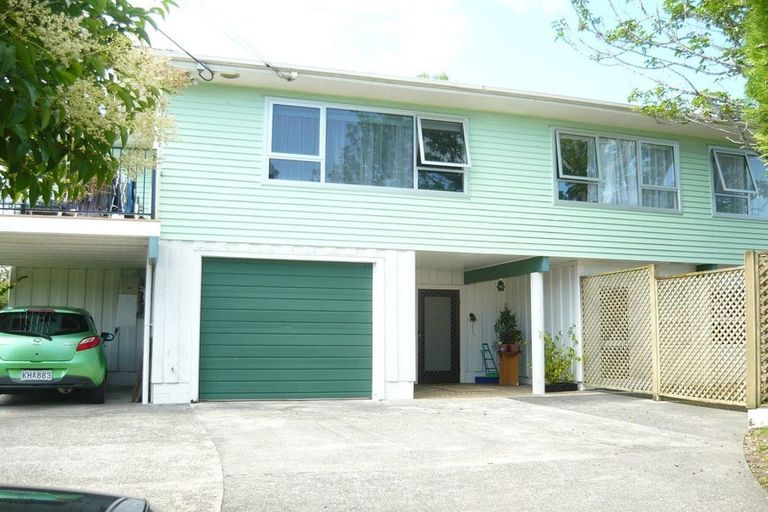 Photo of property in 50 Golf Road, New Lynn, Auckland, 0600
