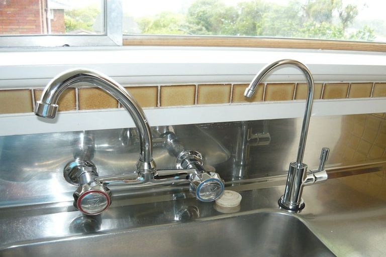 Photo of property in 50 Golf Road, New Lynn, Auckland, 0600