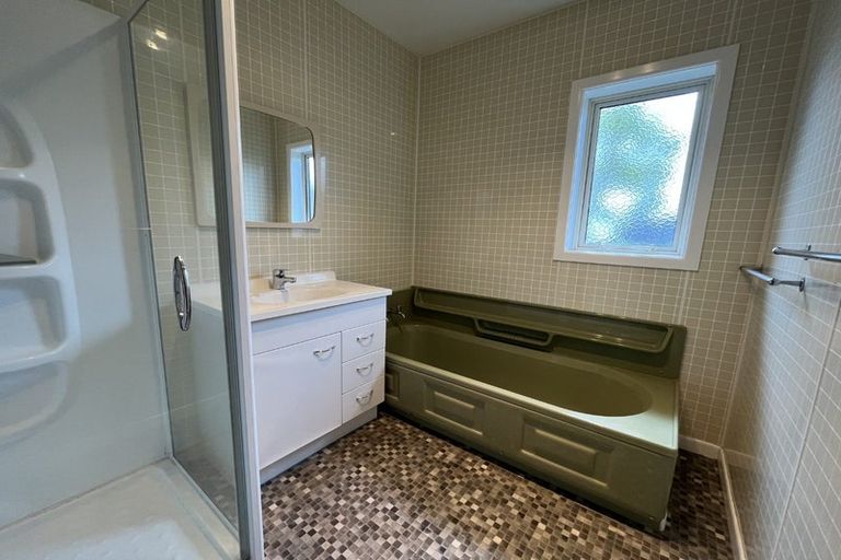 Photo of property in 1 Truby King Street, Merrilands, New Plymouth, 4312