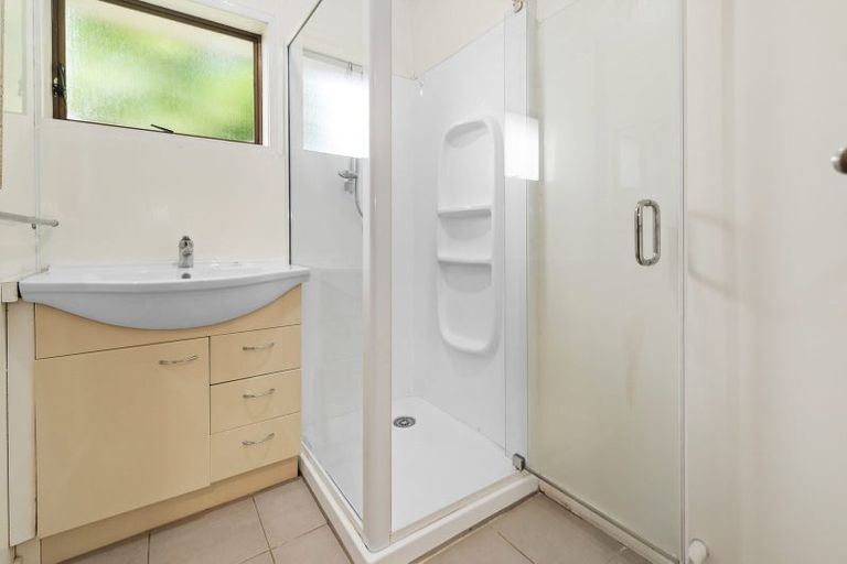 Photo of property in 2/13 Frank Evans Place, Henderson, Auckland, 0610