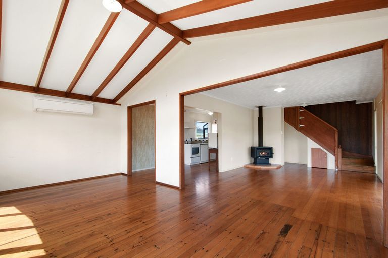 Photo of property in 8 Helleur Road, Massey, Auckland, 0614
