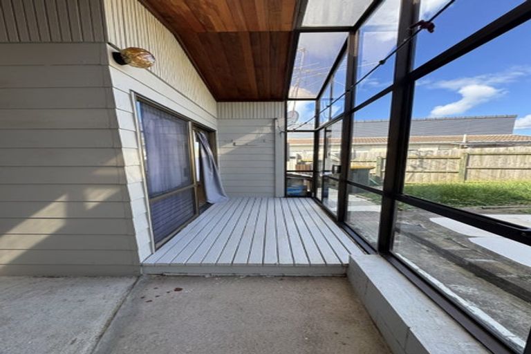 Photo of property in 1/19 College Road, Northcote, Auckland, 0627