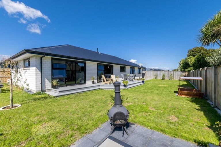 Photo of property in 8 Gladys Place, Levin, 5510