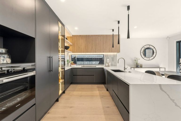 Photo of property in 42c Gordon Avenue, Milford, Auckland, 0620