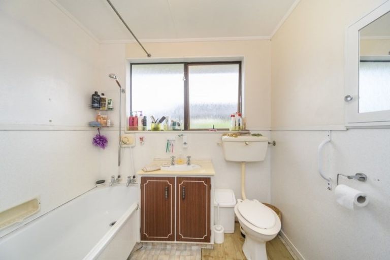 Photo of property in 5 Flint Street, Milson, Palmerston North, 4414