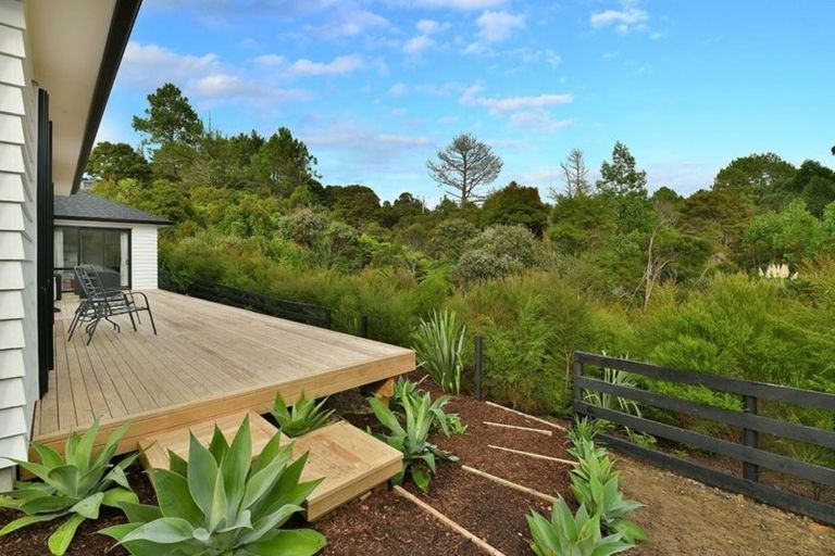 Photo of property in 9 Pheasant Close, Stanmore Bay, Whangaparaoa, 0932