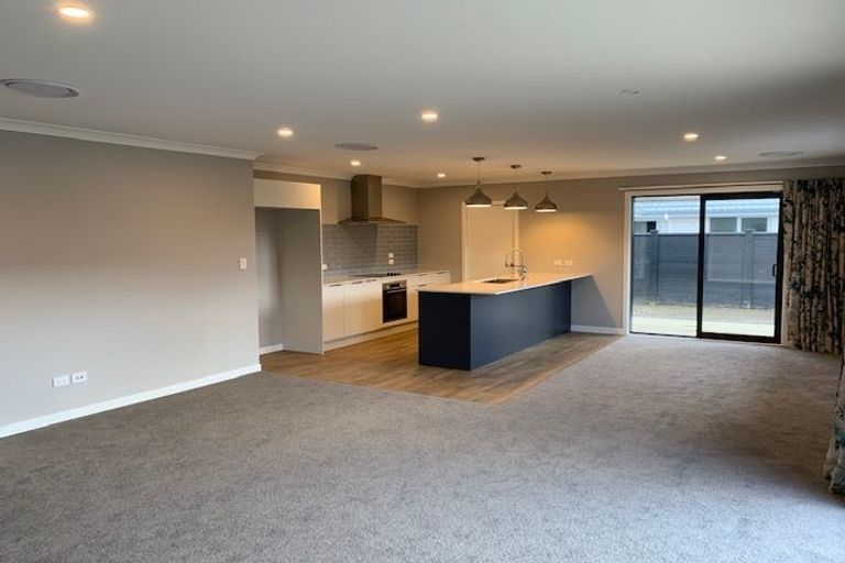 Photo of property in 42 Rose Leigh Drive, Cambridge, 3434