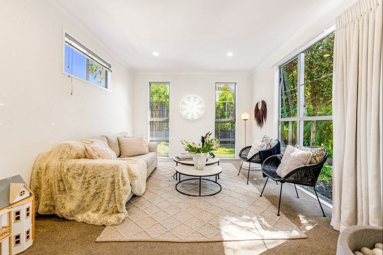 Photo of property in 11a Church Street, Northcote Point, Auckland, 0627