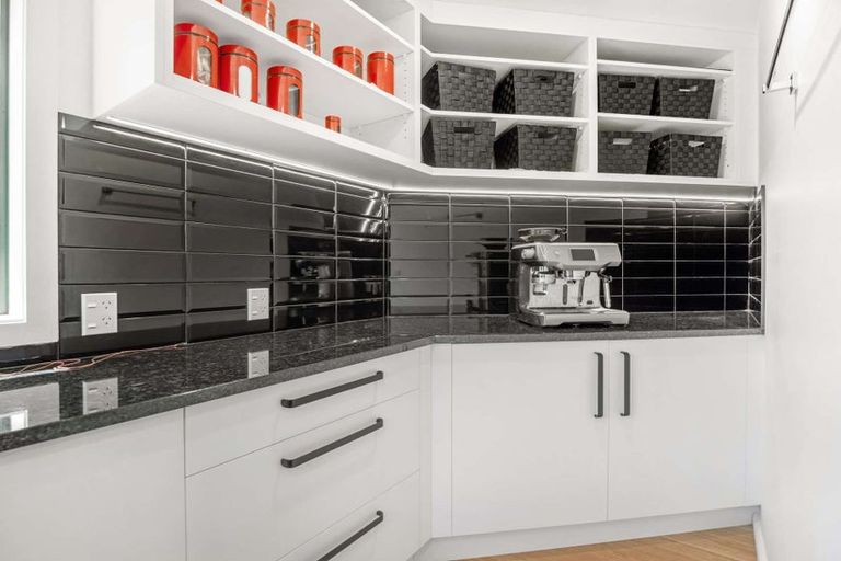 Photo of property in 43 Durrell Way, Rolleston, 7614