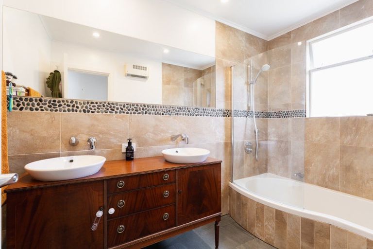 Photo of property in 10a Wharfdale Street, Macandrew Bay, Dunedin, 9014