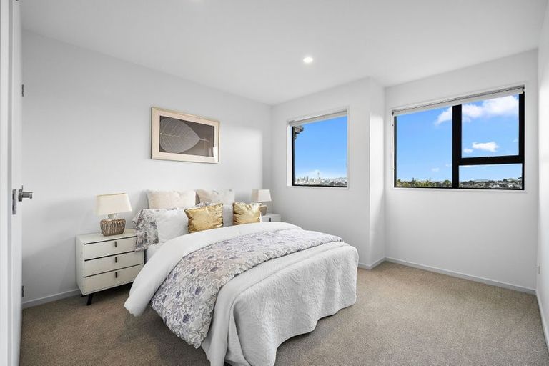 Photo of property in 4b Fowler Street, Northcote, Auckland, 0627