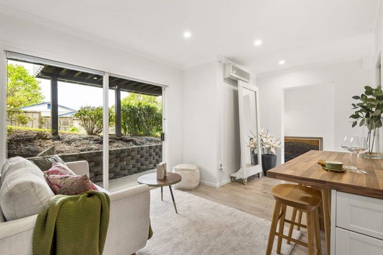 Photo of property in 18 Macnay Way, Murrays Bay, Auckland, 0630