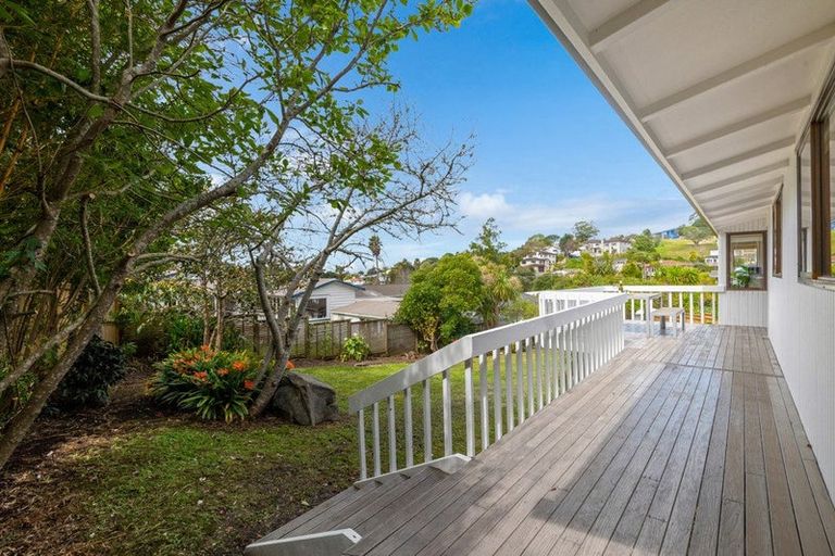 Photo of property in 18 Macnay Way, Murrays Bay, Auckland, 0630