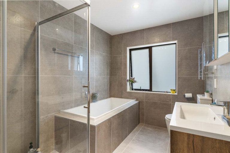 Photo of property in 42 Skua Road, Hobsonville, Auckland, 0616