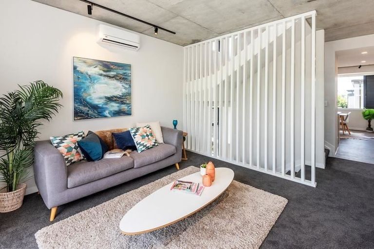 Photo of property in 5/4165 Great North Road, Glen Eden, Auckland, 0602