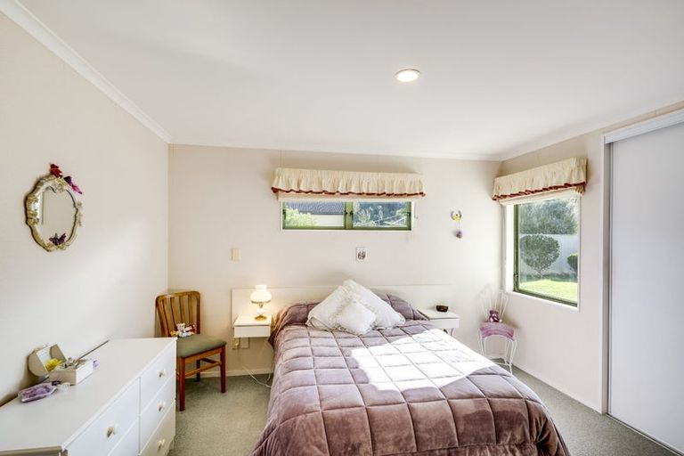 Photo of property in 17 Pukekura Place, Taradale, Napier, 4112