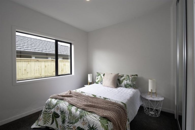 Photo of property in 17 Papa Orchard Drive, Kumeu, 0810