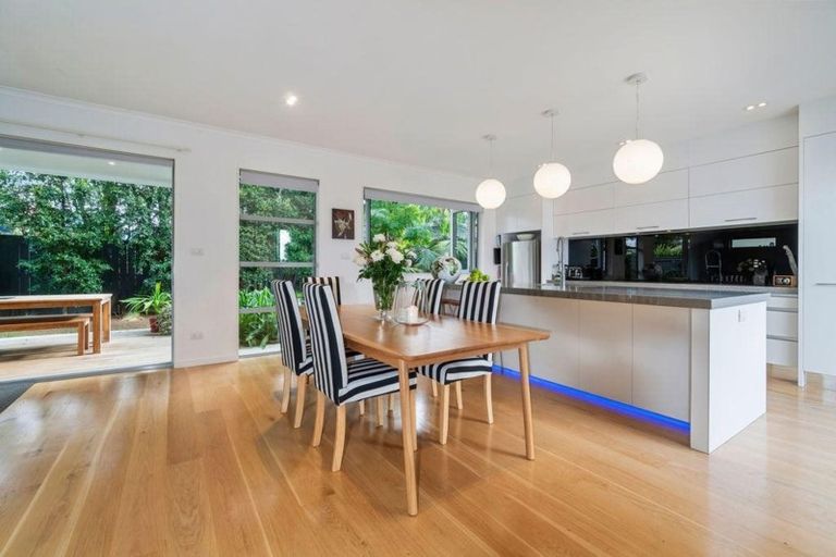 Photo of property in 1 Fathom Place, Te Atatu Peninsula, Auckland, 0610