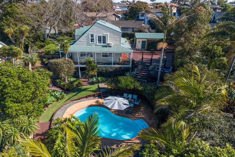 Photo of property in 12 Regia Close, Half Moon Bay, Auckland, 2012