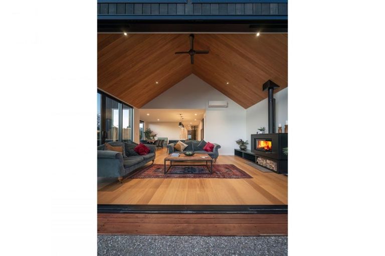 Photo of property in 170c Beacon Point Road, Wanaka, 9305