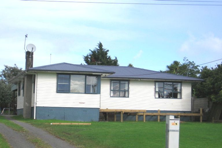 Photo of property in 3 Larnoch Road, Henderson, Auckland, 0610