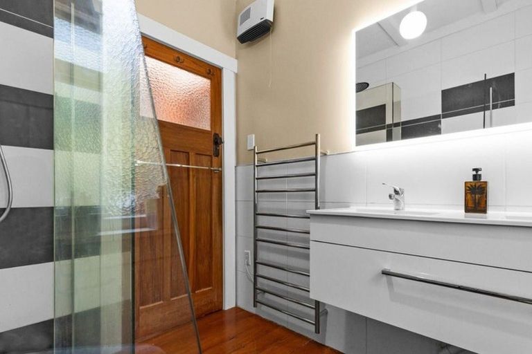 Photo of property in 6 Harvey Road, Bluff Hill, Napier, 4110