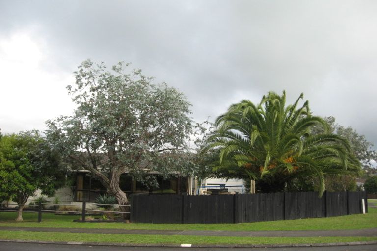 Photo of property in 1 Marvon Downs Avenue, Pakuranga Heights, Auckland, 2010