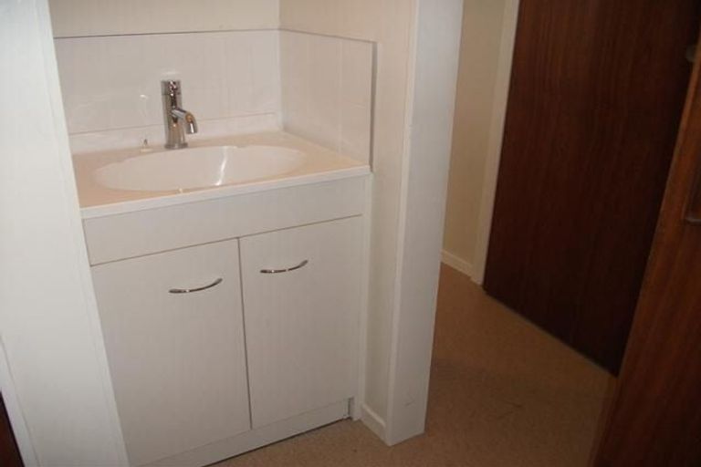 Photo of property in 7u4 Raroa Road, Kelburn, Wellington, 6012