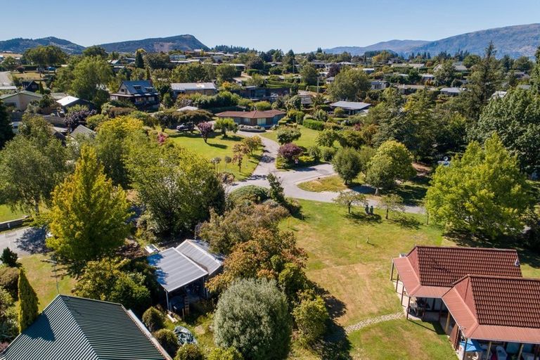 Photo of property in 6 Kidson Lane, Wanaka, 9305