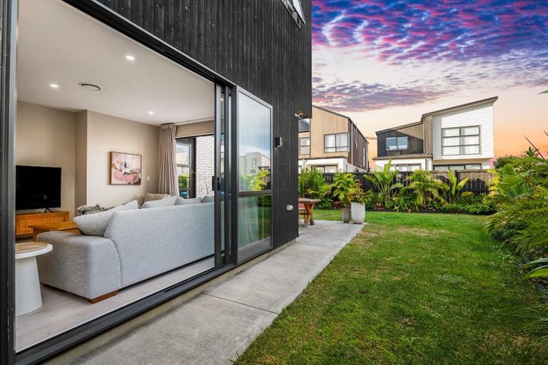 Photo of property in 64 Glidepath Road, Hobsonville, Auckland, 0616