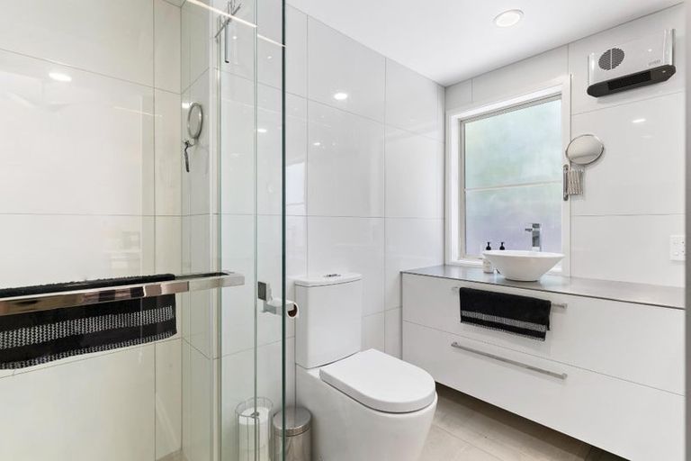 Photo of property in 66 Hensman Road, Queenstown, 9300