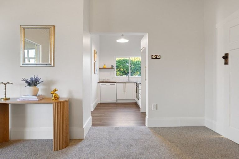 Photo of property in 105 Forest Lake Road, Forest Lake, Hamilton, 3200