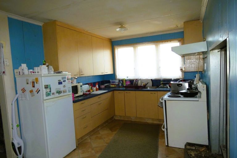 Photo of property in 120 Queen Street, Westport, 7825