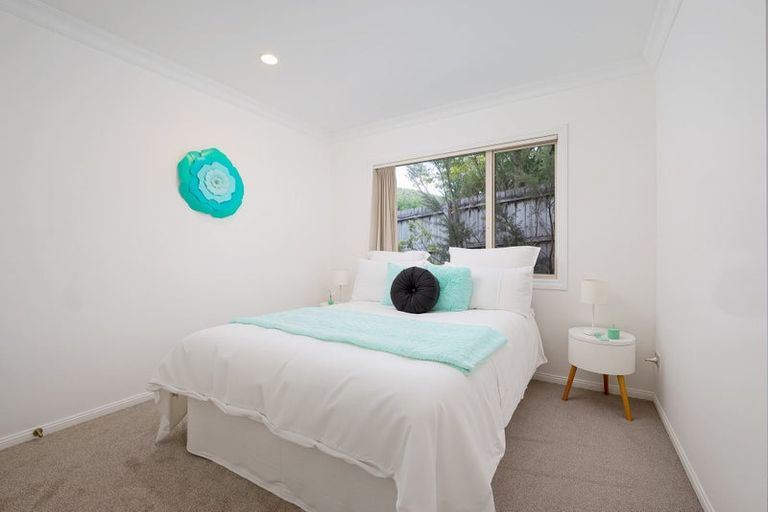 Photo of property in 24 Sapperton Drive, Henderson, Auckland, 0612