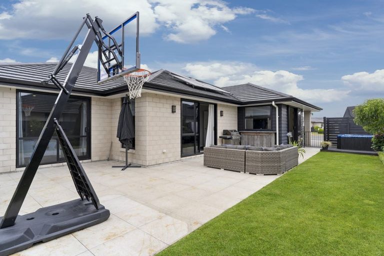 Photo of property in 7 Livingstone Drive, Papamoa Beach, Papamoa, 3118