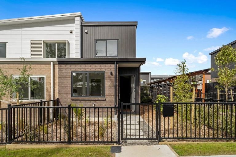 Photo of property in 345 Glengarry Road, Glen Eden, Auckland, 0602