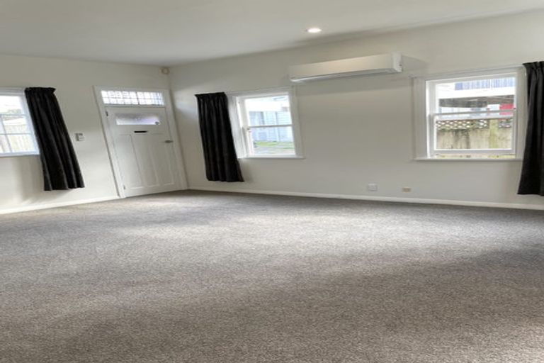 Photo of property in 3 Staunton Avenue, Mount Cook, Wellington, 6011