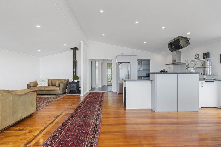 Photo of property in 43 Messenger Terrace, Oakura, 4314