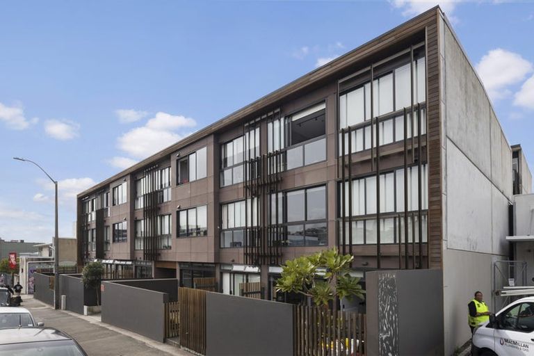 Photo of property in Vedado Apartments, 109/41u Hopper Street, Mount Cook, Wellington, 6011