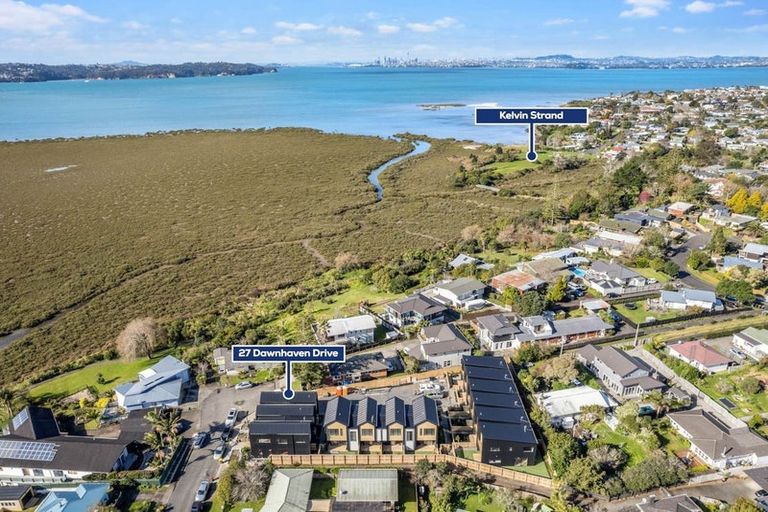 Photo of property in 27f Dawnhaven Drive, Te Atatu Peninsula, Auckland, 0610