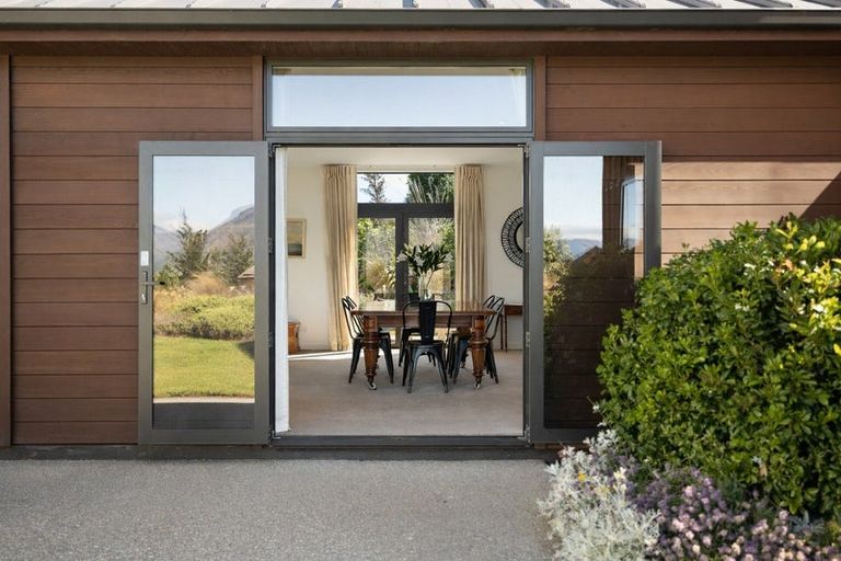Photo of property in 47 Jacks Point Rise, Jacks Point, Queenstown, 9371