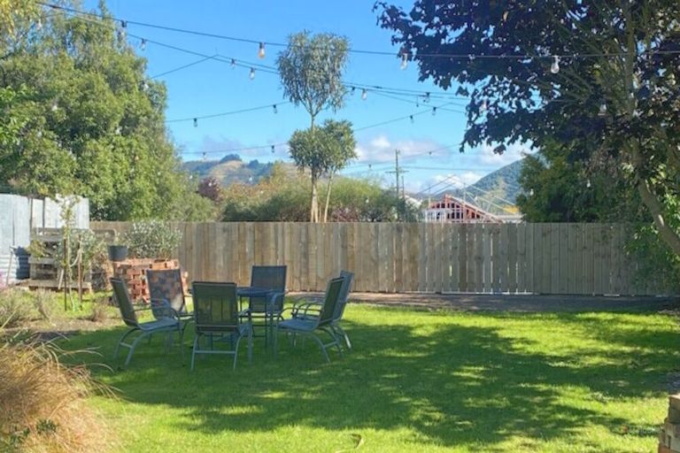 Photo of property in 21 Parsonage Road, Waimate, 7924